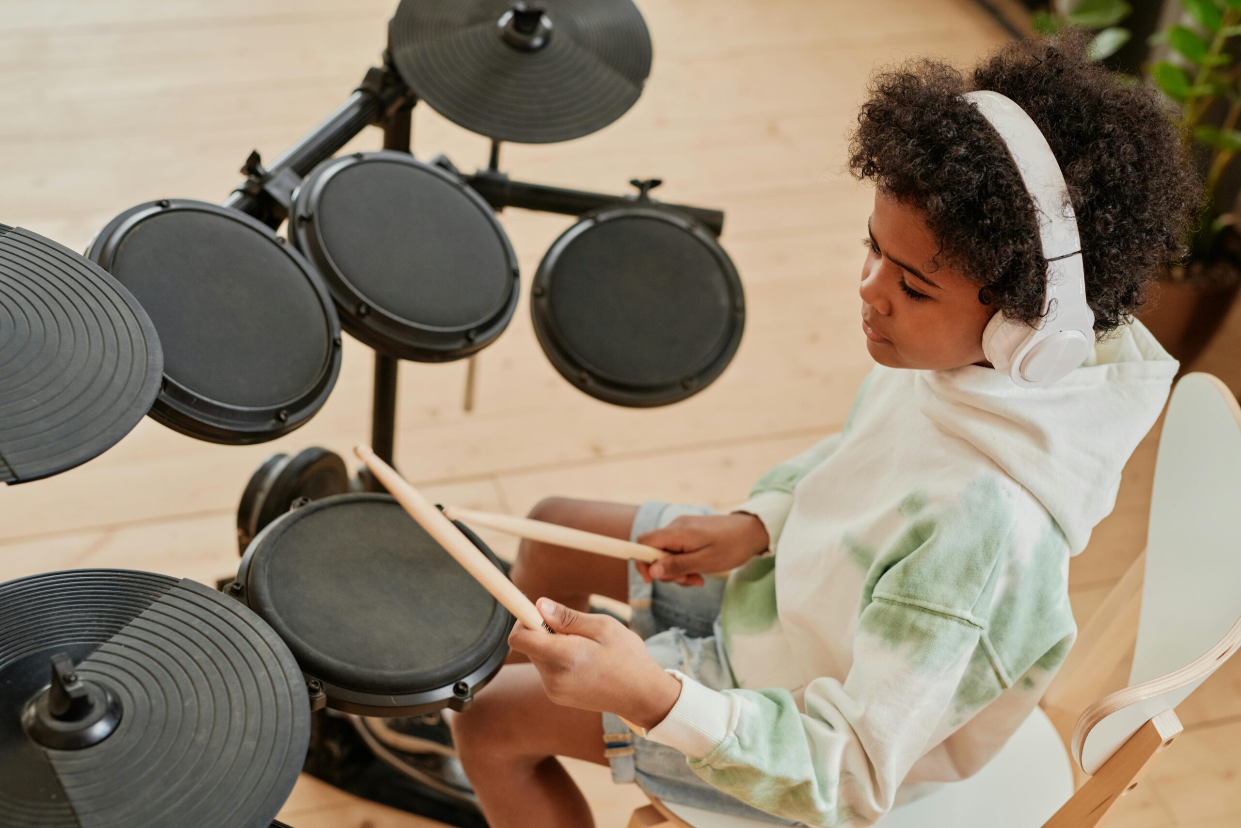 Read more about the article Unveiling the Beat: Exploring the Dynamics of Electronic Drum Kits