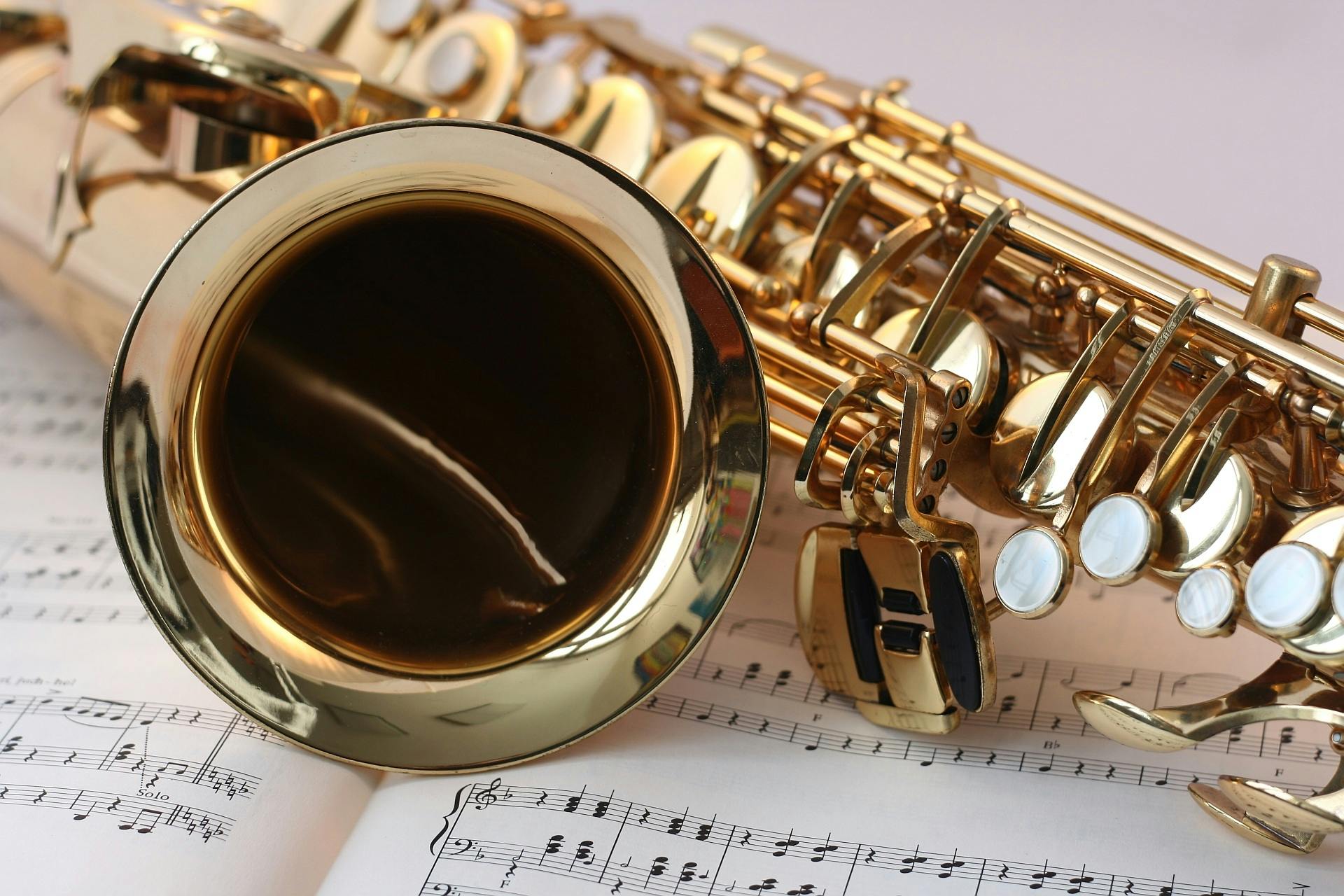 Read more about the article Mastering the Saxophone: A Comprehensive Guide to Unlocking Your Musical Potential